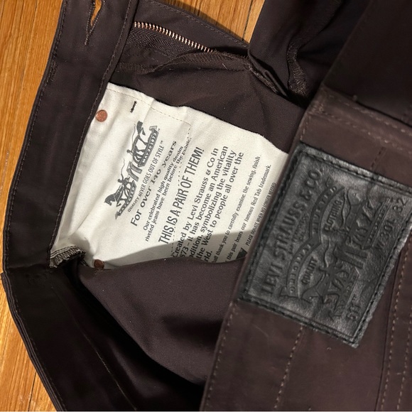 Levi’s 511 burgundy pants - Picture 4 of 5